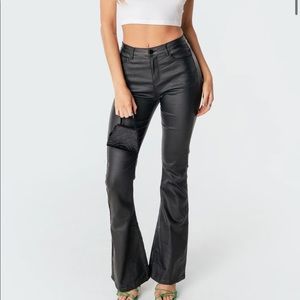 Edikted LUNA FAUX LEATHER FLARE JEANS